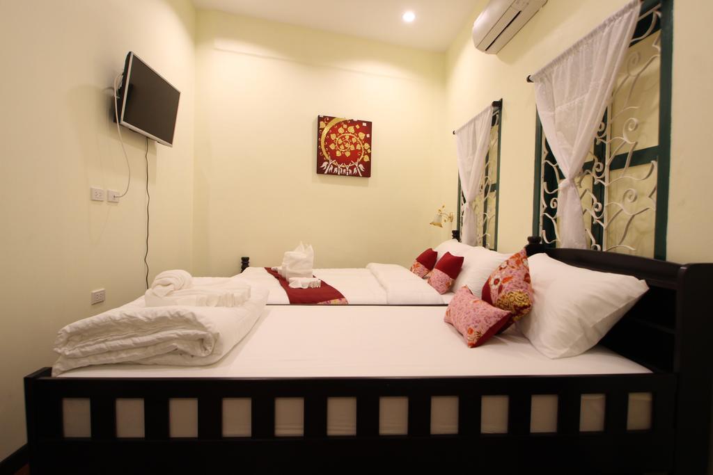 Srisomboon Hostel Trang Εξωτερικό φωτογραφία