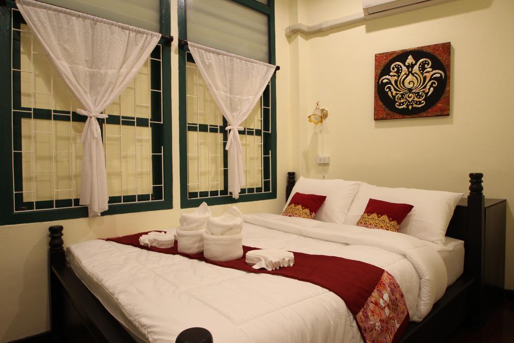 Srisomboon Hostel Trang Εξωτερικό φωτογραφία