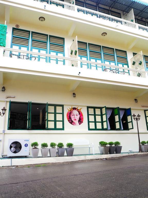 Srisomboon Hostel Trang Εξωτερικό φωτογραφία
