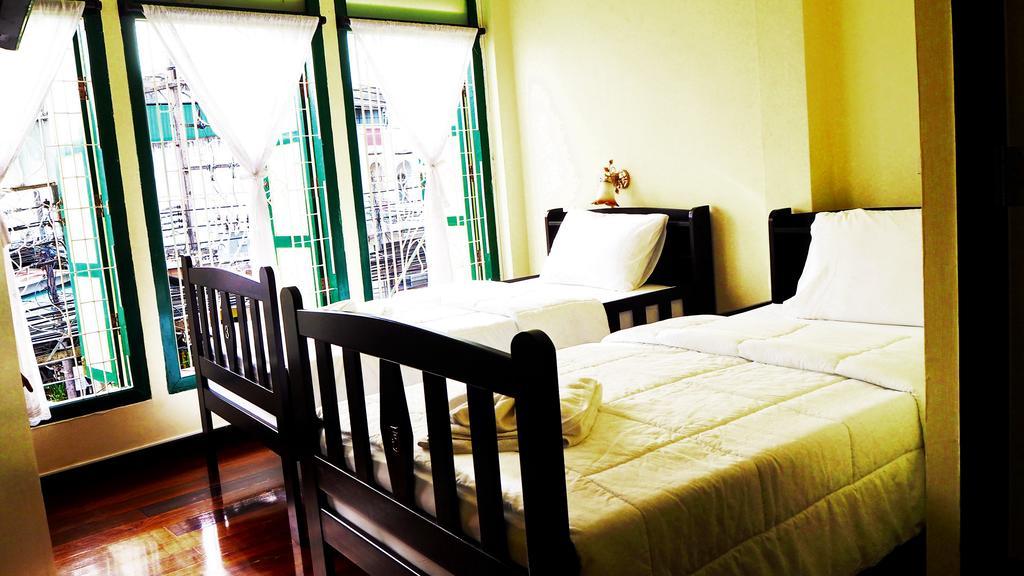 Srisomboon Hostel Trang Εξωτερικό φωτογραφία