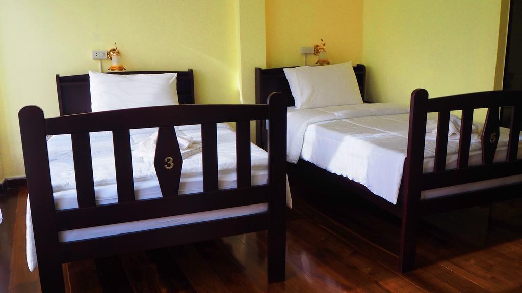 Srisomboon Hostel Trang Εξωτερικό φωτογραφία