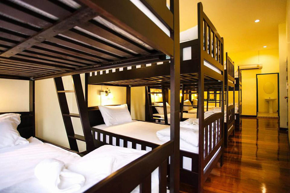 Srisomboon Hostel Trang Εξωτερικό φωτογραφία