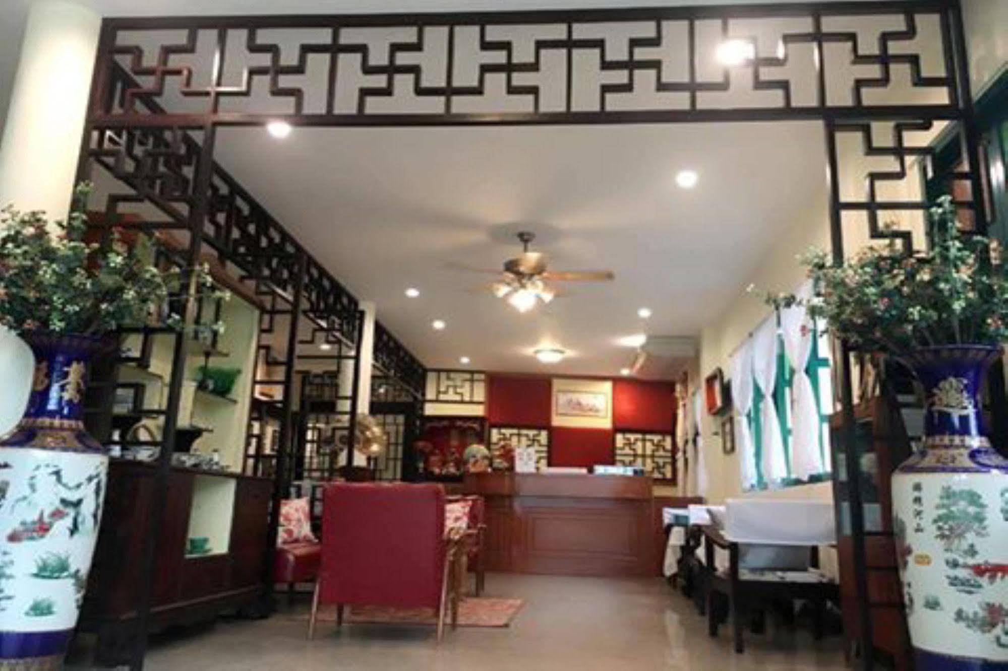 Srisomboon Hostel Trang Εξωτερικό φωτογραφία