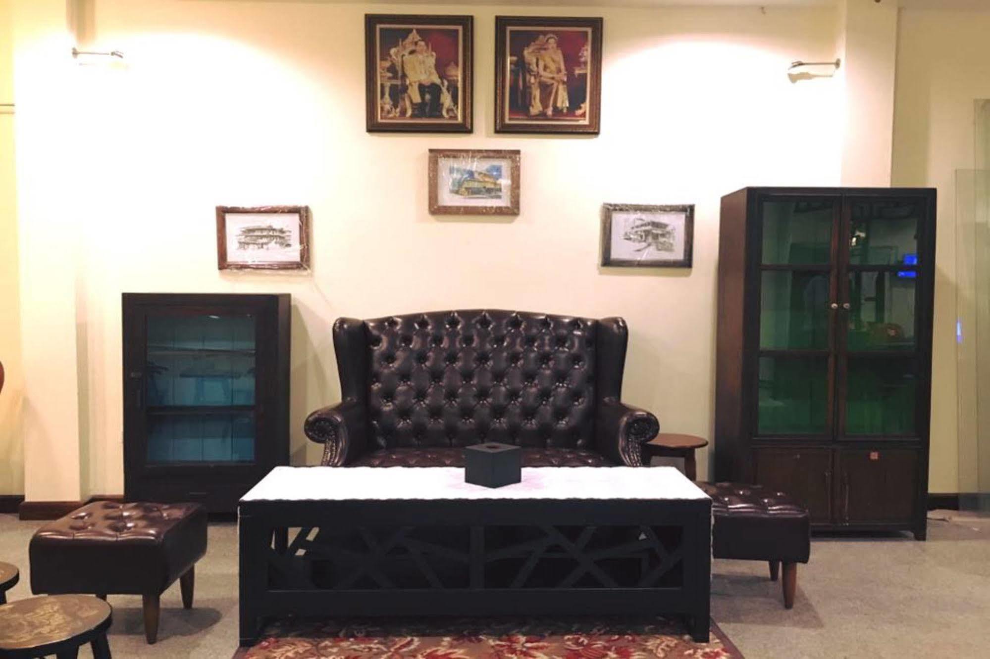Srisomboon Hostel Trang Εξωτερικό φωτογραφία