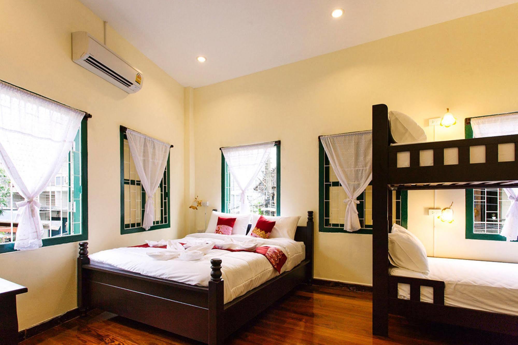 Srisomboon Hostel Trang Εξωτερικό φωτογραφία