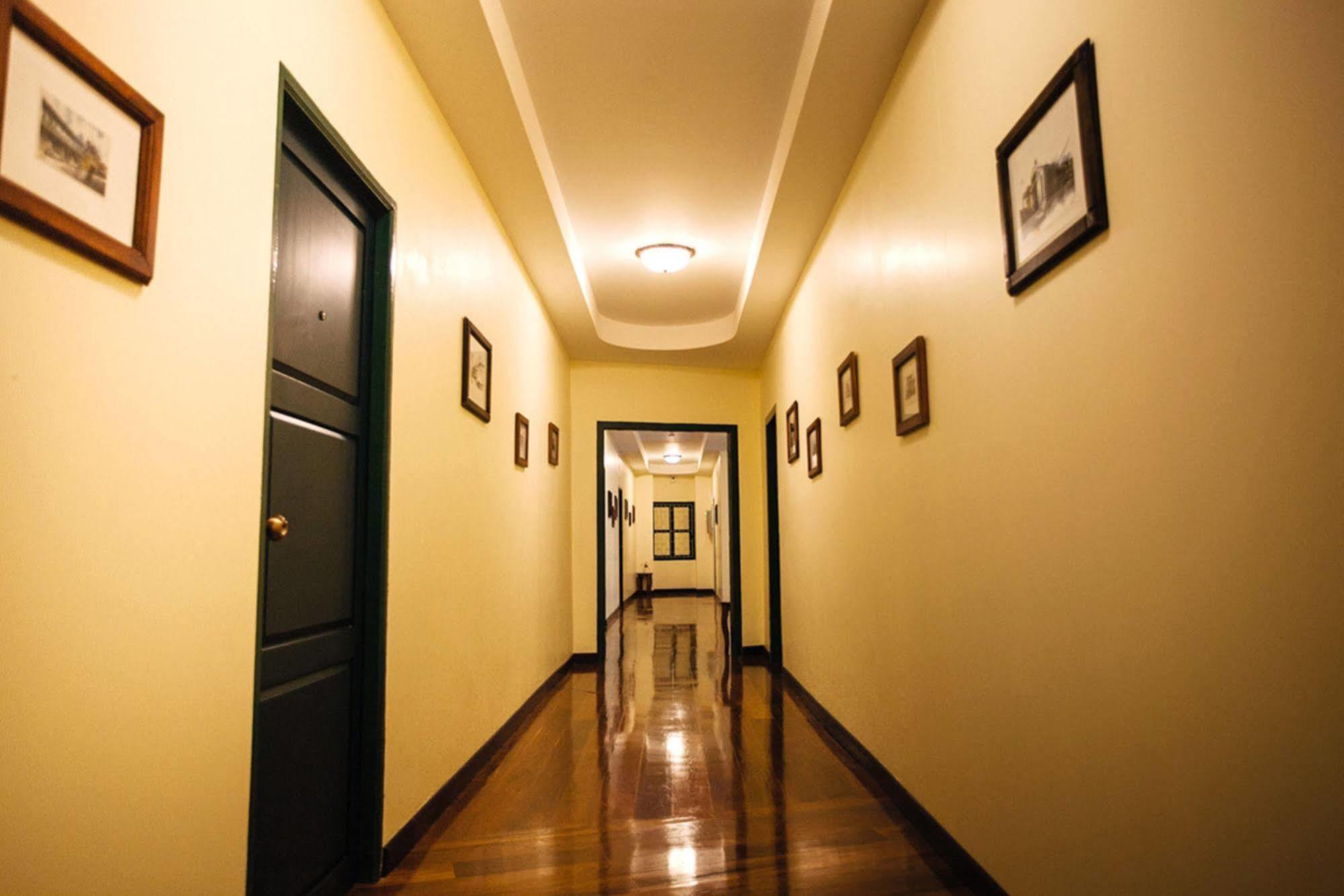 Srisomboon Hostel Trang Εξωτερικό φωτογραφία