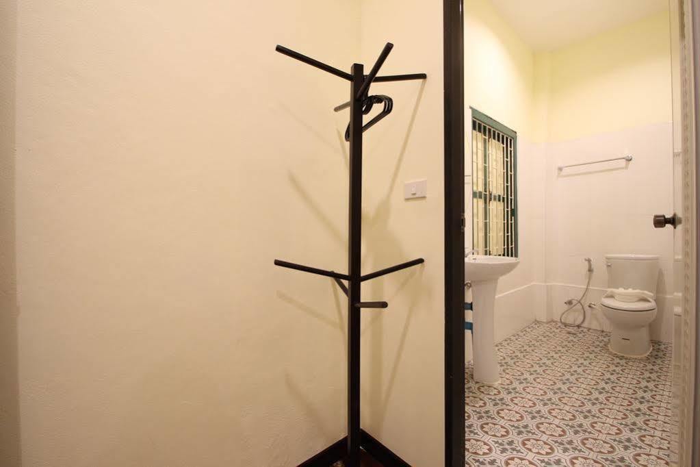 Srisomboon Hostel Trang Εξωτερικό φωτογραφία