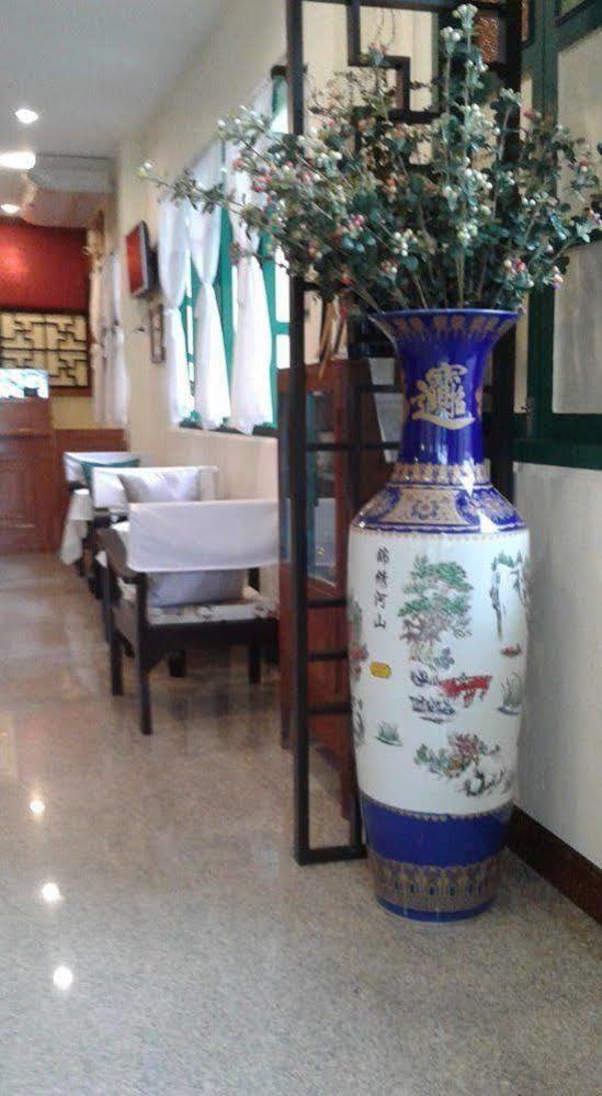 Srisomboon Hostel Trang Εξωτερικό φωτογραφία