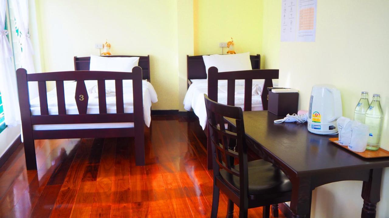 Srisomboon Hostel Trang Εξωτερικό φωτογραφία