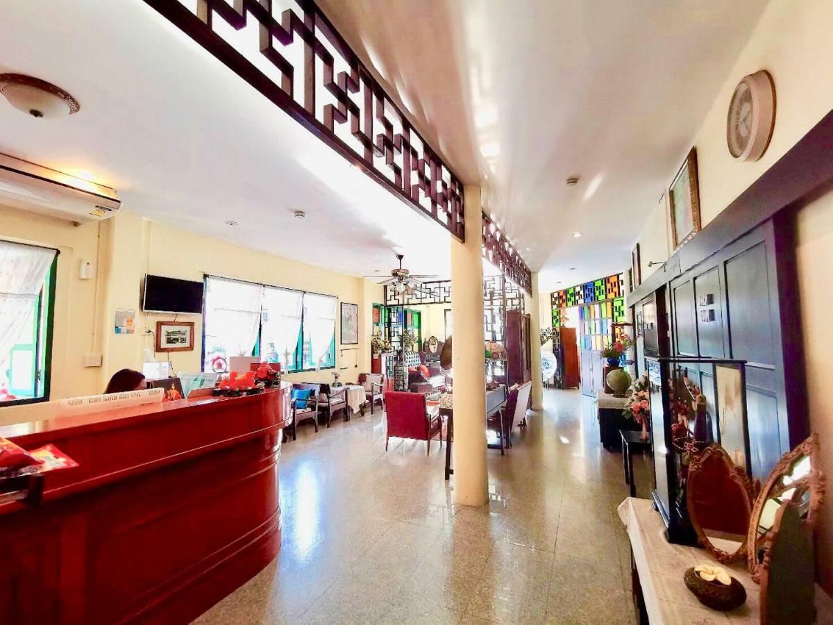 Srisomboon Hostel Trang Εξωτερικό φωτογραφία