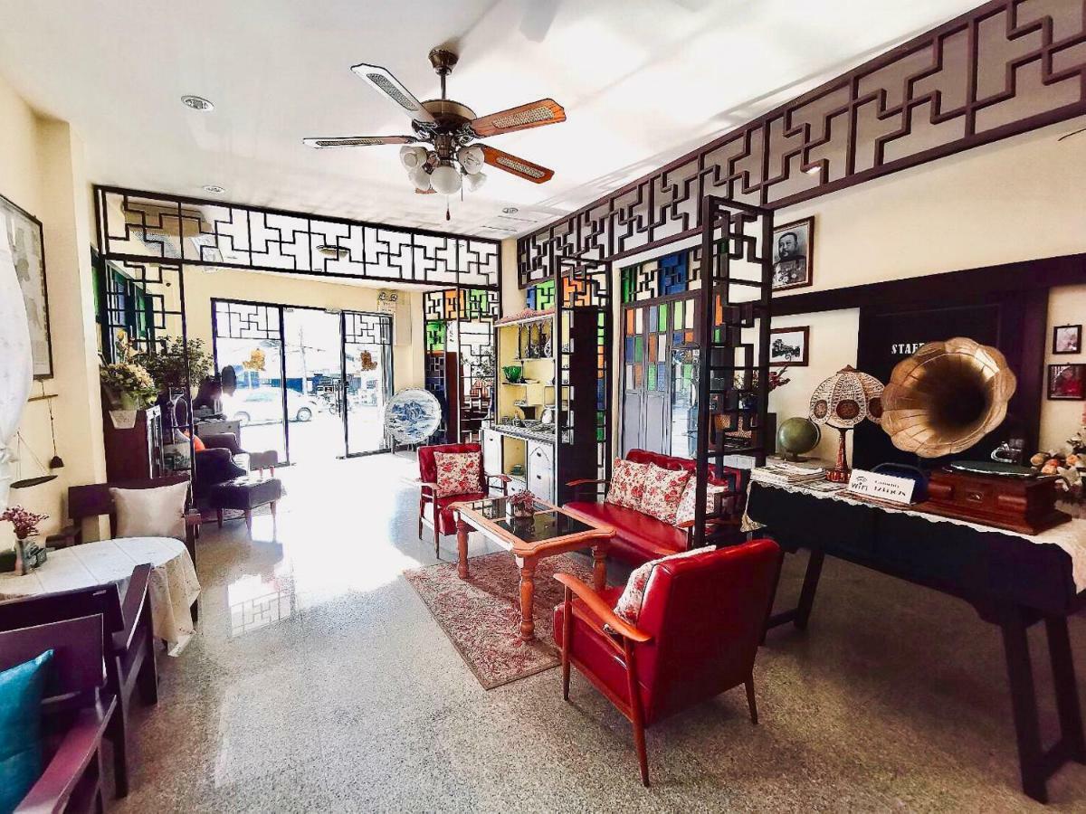 Srisomboon Hostel Trang Εξωτερικό φωτογραφία